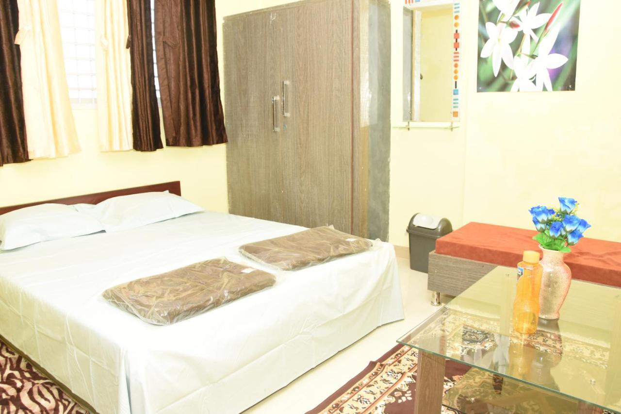 H P Homestay Dharwad Esterno foto